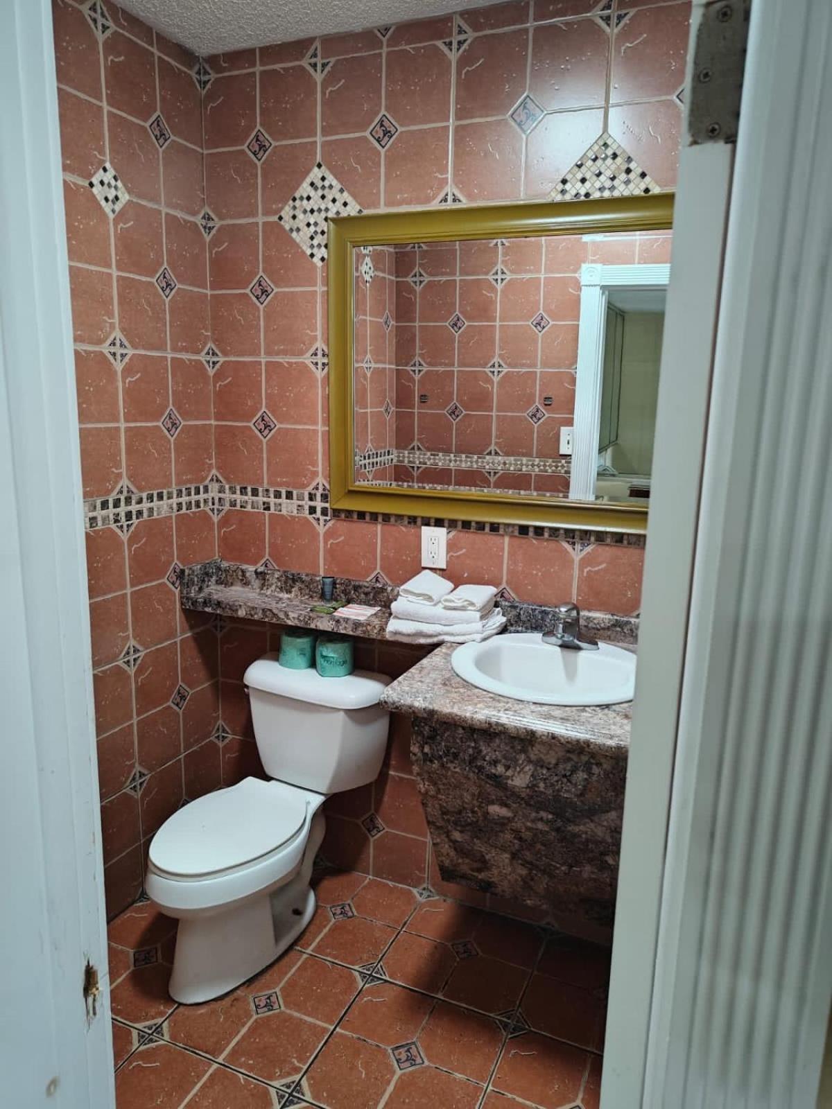 Deluxe Inn - Саванна Экстерьер фото