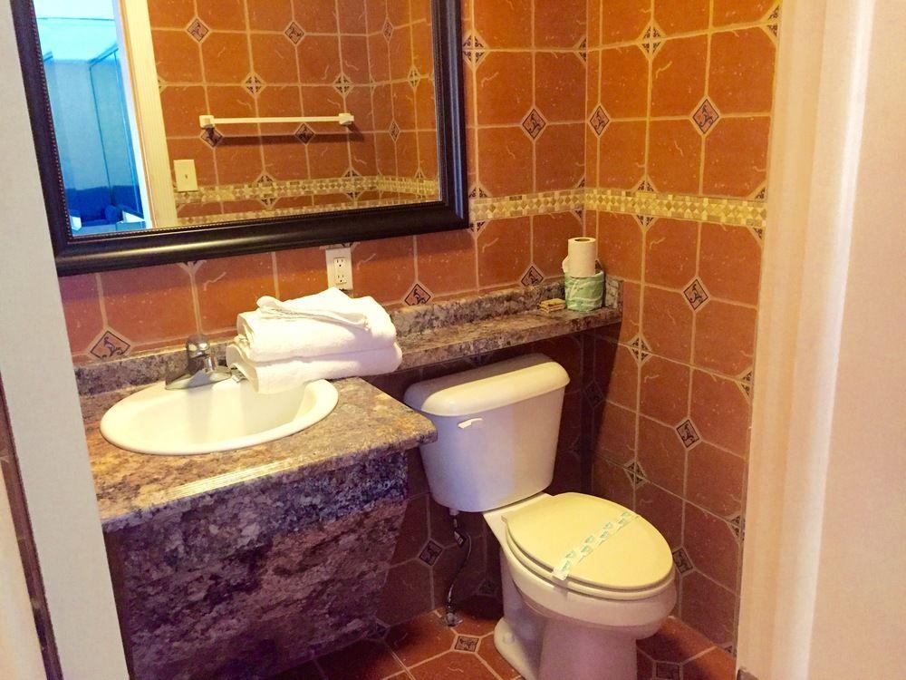 Deluxe Inn - Саванна Экстерьер фото