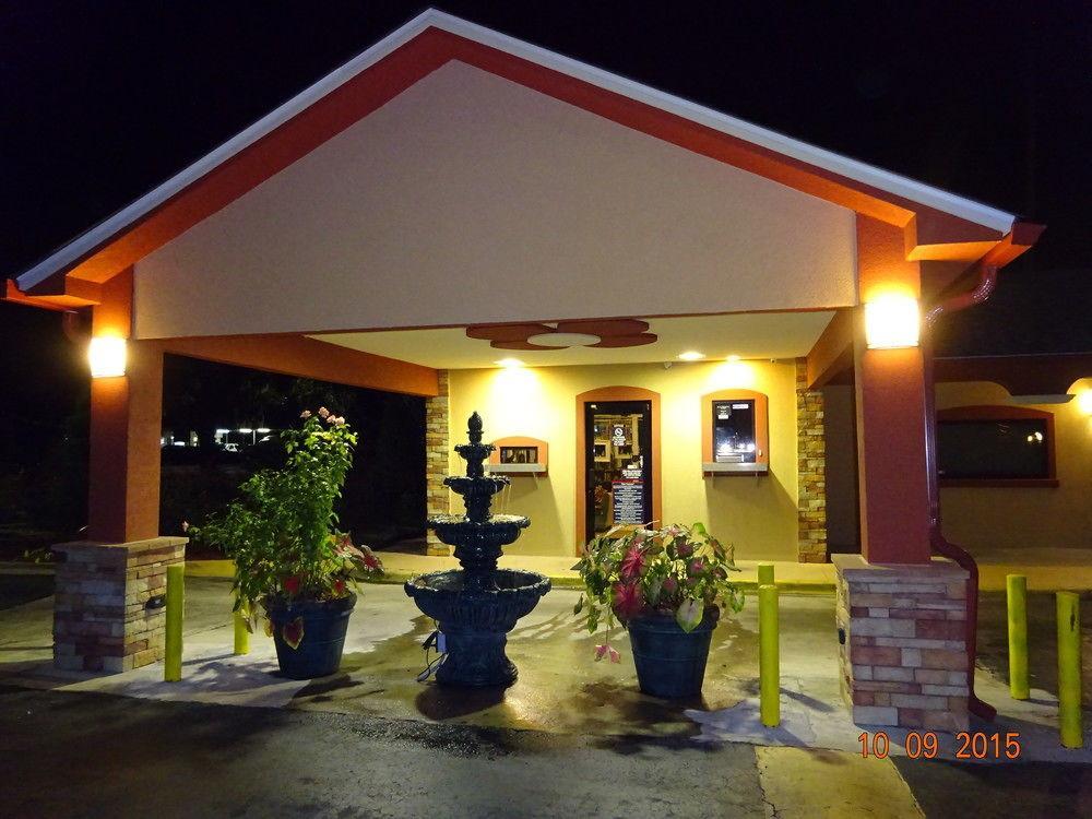 Deluxe Inn - Саванна Экстерьер фото